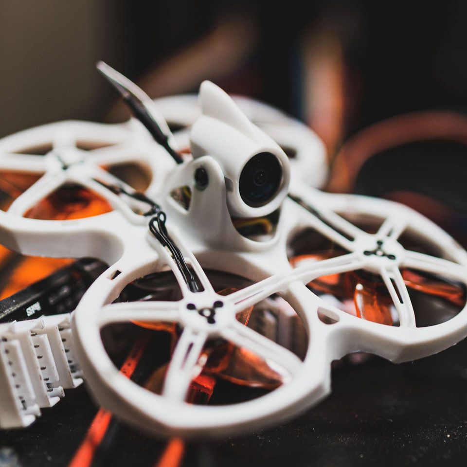 Emax Tinyhawk II 2 RTF FPV Rac - Drone Charger reseña y precio